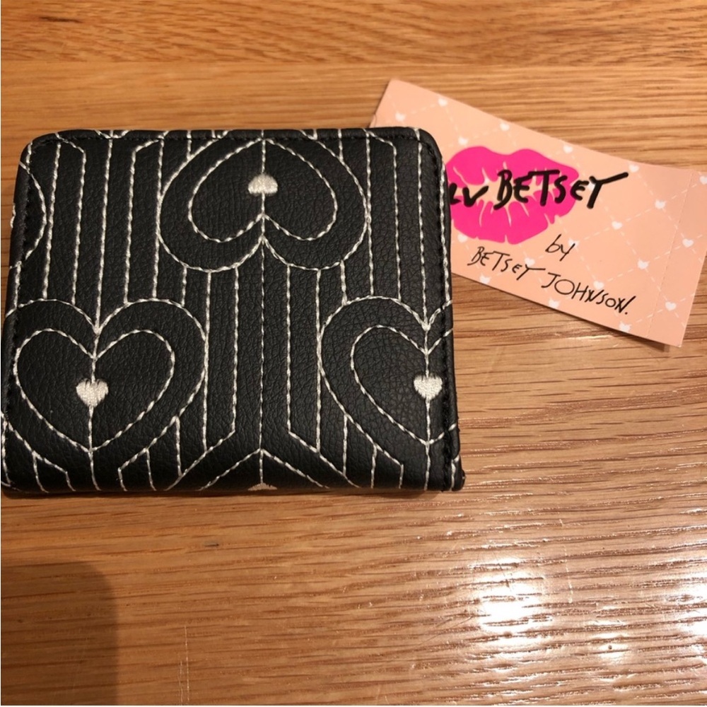 Betsey Johnson Luv Betsey Snap Card Wallet Black & White Hearts Stitch Print